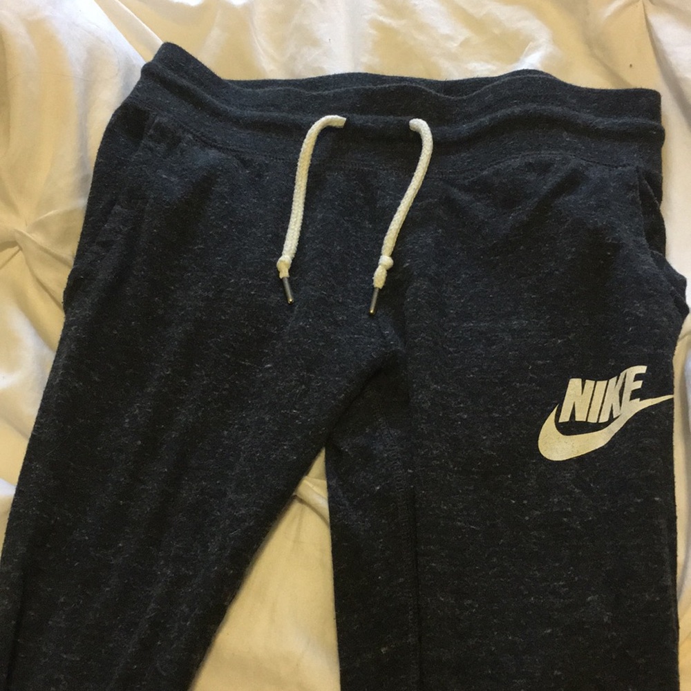 Nike skinny jogger pant